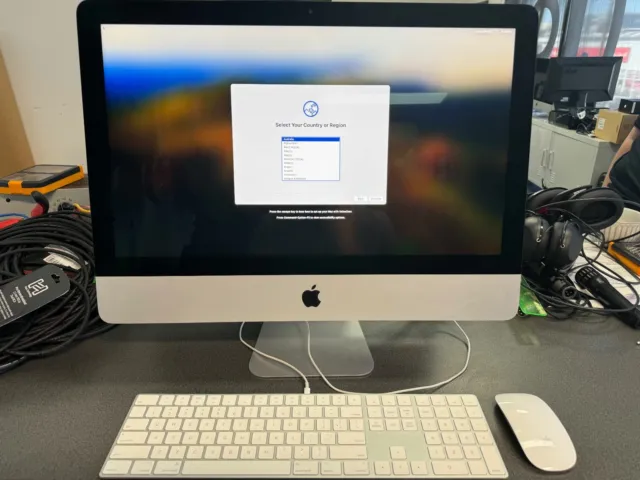 Apple iMac Retina 4K 2019 21.5" 256GB SSD 16GB RAM with Keyboard & Mouse