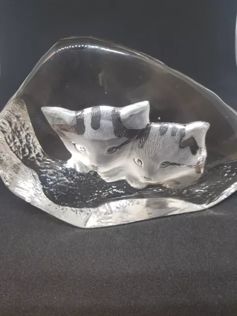 Mats Jonasson Sweden Curious Cats Crystal Figurine Paperweight Art Glass