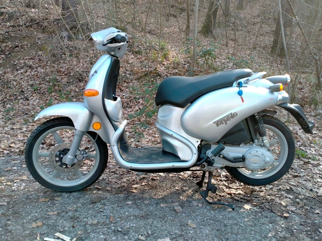 Scooter vintage Italjet TORPEDO 4T 50cc - Nuovo da esposizione km 0 - anno 2004