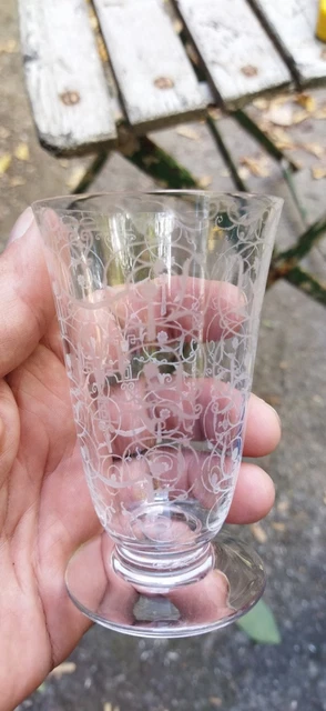 Verre à vin rouge en cristal de Baccarat, modèle Genova