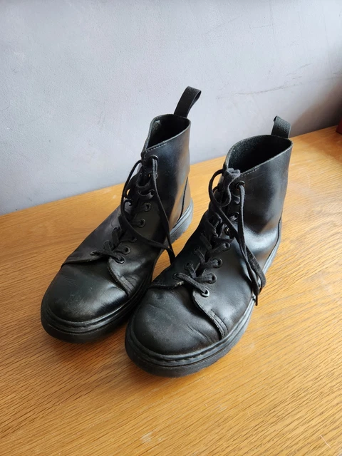 DR MARTENS  display picture 2