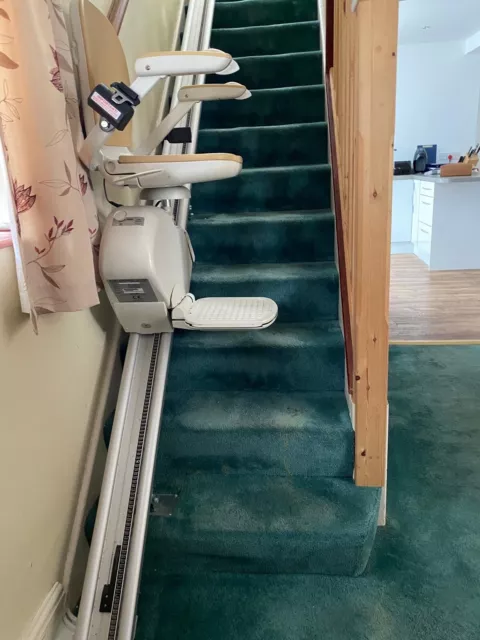 Acorn 130 T 700 Stairlift - Straight 2