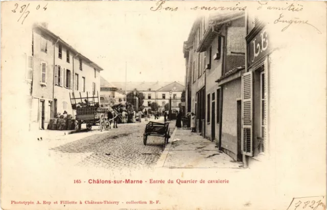 CPA CHALONS-sur-MARNE - Entrée du Quartier de cavalerie (742344)