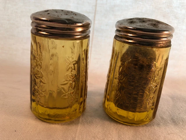 Pair Vintage Sharon Salt And Pepper Shakers Depression Glass Mint