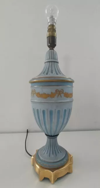 Lampe en biscuit de porcelaine de France