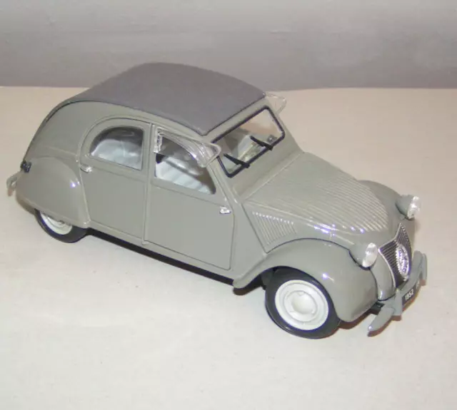 Model Car - Citroen 2 hp - 1:18 - Maisto Model Car - Citroen 2 hp - 1:18 - Maisto