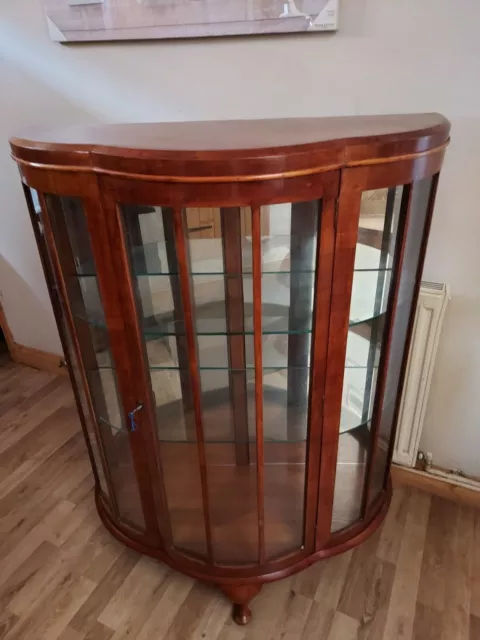 Queen Anne Style Display Cabinet With Key *