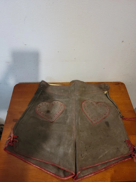 GENUINE VINTAGE LEATHER BOY'S CHILD'S LEDERHOSEN WITH HEARTS !!Size 5
