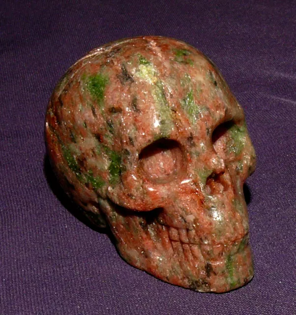 Lifelike Gemstone Skull, Garnet 112,1g 49x40x34mm