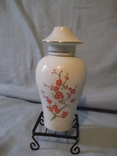 AVON Vintage Imperial Garden Mikasa Bubble Bath Lidded Jar - 8" x 4" label