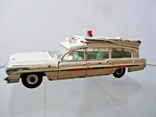 Ancien Vintage 60's Ambulance Superior Criterion Dinky Toys Meccano GB 1/43