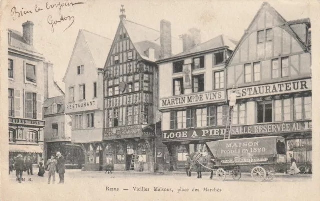 CPA 51 REIMS Vieilles Maisons Place des Marchés