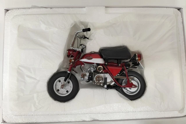 EBBRO HONDA MONKEY Z50Z Red Die Cast Model 1/10 Scale