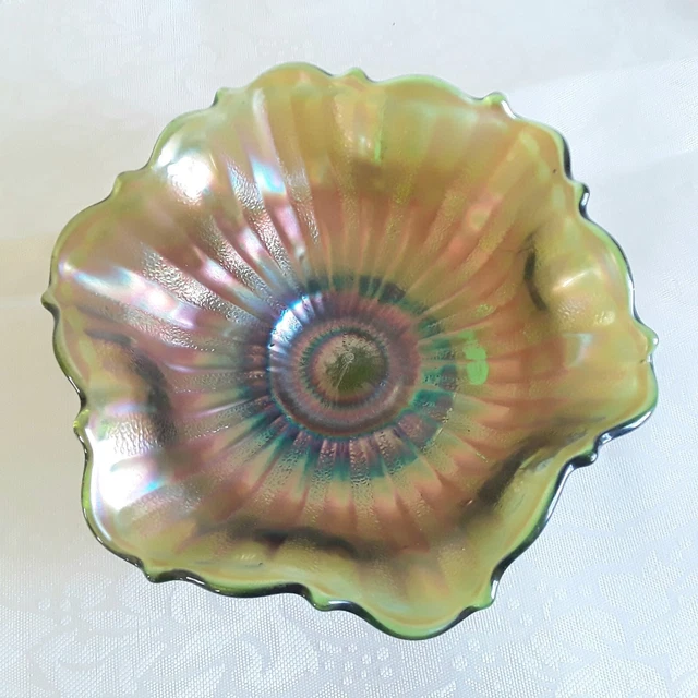 FENTON CARNIVAL GLASS bowl with PedestalGreenStrippled RaysRuffled