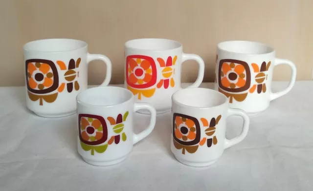 Mugs et tasses à café Mobil Arcopal vintage années 70