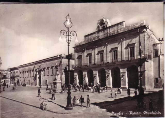 Cartolina  Maglie  B/N  Viaggiata 1961   Piazza  Municipio Animata    Occasione