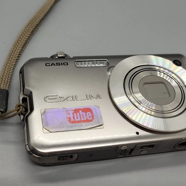 Casio Exilim EX-S10 10,1 megapixel morti testati argento 18