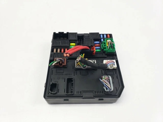 RENAULT KADJAR 1 5 Dci Engine Bay Fuse Relay Box 2016 284B69501R 29 26 renault-kadjar-1-5-dci-engine-bay-fuse-relay-box-2016-284b69501r-29-26