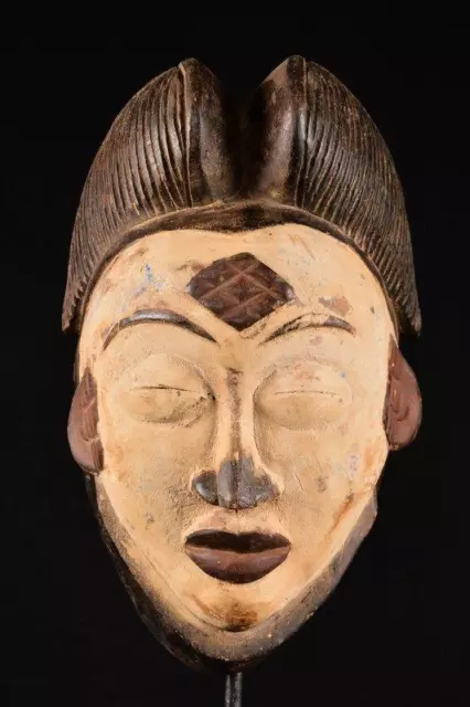 21556 An Authentic African Punu Mask Gabon