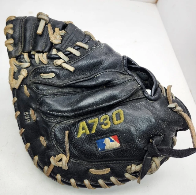 WILSON A730DKCM BOY’S Fully BrokenIn 32.5” Baseball Catchers Mitt