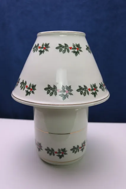 Madison & Max Christmas Holly & Berry Porcelain Shade and Handle Holder 9 "