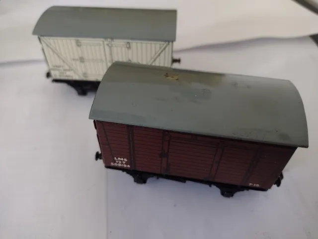 Hornby Dublo 2 Closed Wagons  Brown LMS &  White Meat D1 3 Rail unBoxed