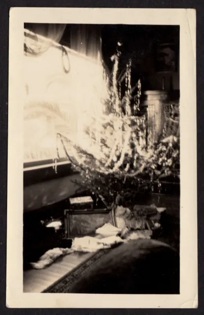 SHIMMERING LIGHTS CHRISTMAS TREE & LONG LIST of GIFTS (READ!) ~ 1925 PHOTO