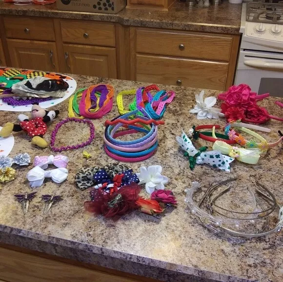 huge lot of girls hair accessories - total of 54 items