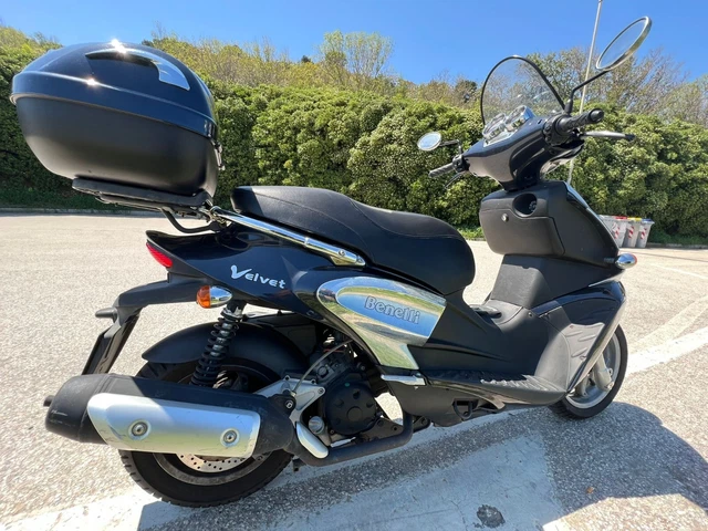 scooter Benelli Velvet 150 usato