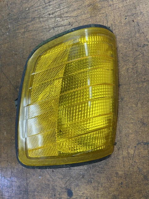 86 - 93  MERCEDES W124 300E  300D Left Drivers Side TURN  SIGNAL  / CORNER LIGHT