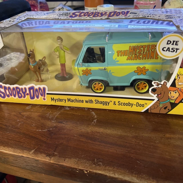 2023 JADA TOYS ScoobyDoo mystery machine with shaggy and ScoobyDoo