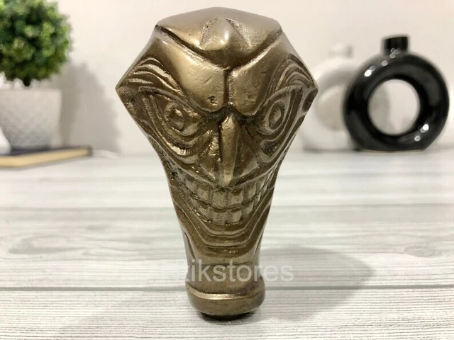 Die Whimsical Und Exzentrisch Laughing Joker Kopf Viktorianisch Geh Stock