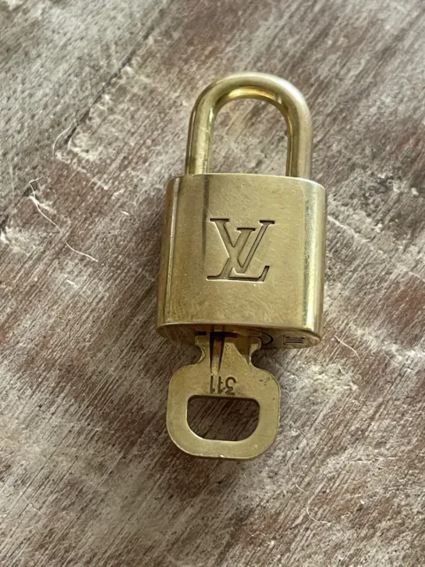 LV Louis Vuitton Lock and Key – Quitamela