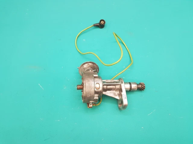 thumbnail image 2 of URO Parts Ignition Lock Cylinder W/ 2 Keys – For Mercedes-Benz W116 R107 280SE – OEM 1164600604 2 of 4