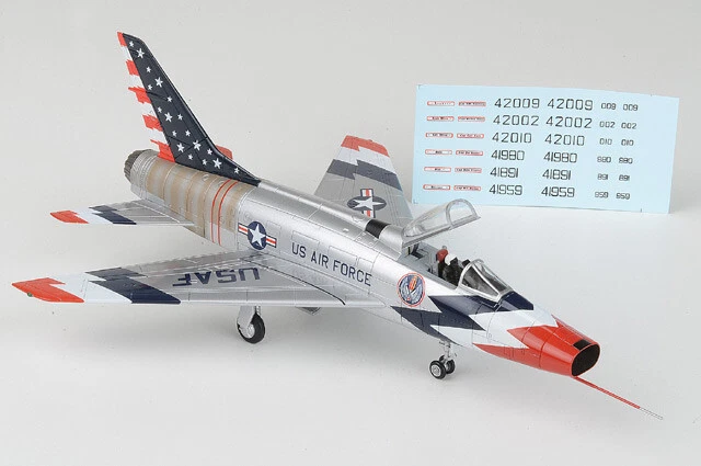 Hobby Master 1/72 F-100D Super Sabre w/Decal Sheet USAF Skyblazers