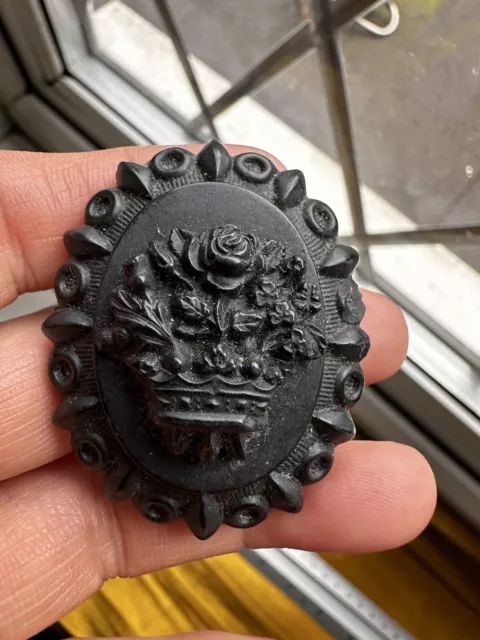 Victorian Beautiful Carved Whitby Jet( Good)  Flower Details Metal Brooch
