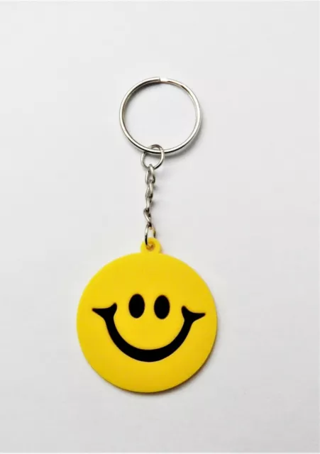 Porte clé badge emoji caca smiley idée cadeaux 37 mm