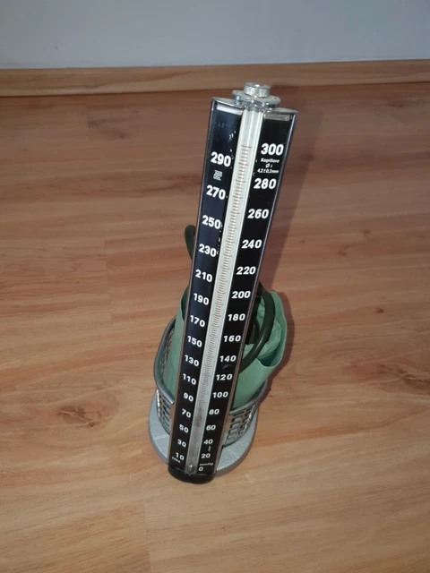 Altes Blutdruckmessgerät, ERKA. mit Armmanschette, Voll funktionsfähig