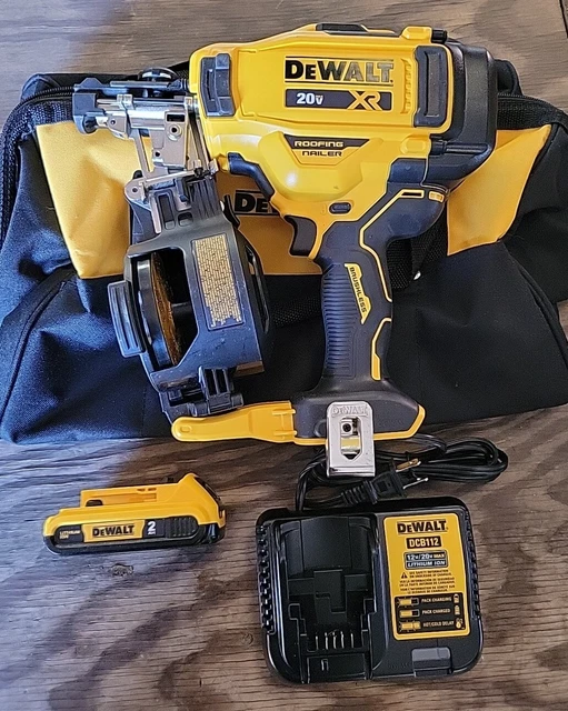 DEWALT DCN45RND1 20V 15 Degrees LithiumIon Cordless Coil Roofing