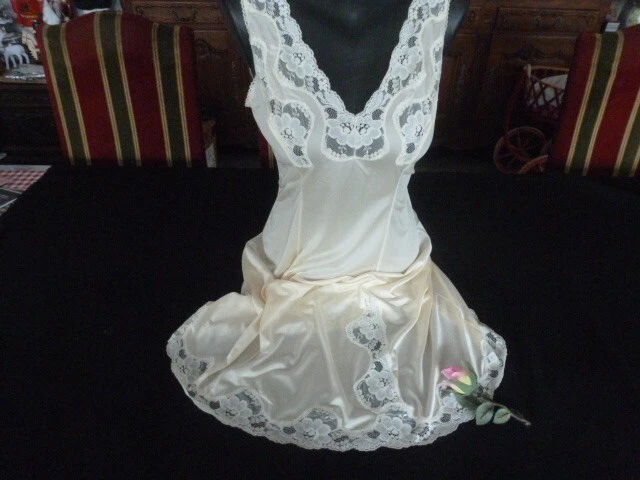 FOND DE ROBE,CHEMISE de nuit EUR 10,99 - FR