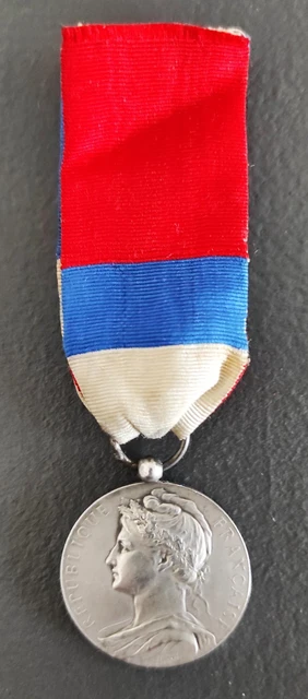 Médaille Officielle Ministère De L'Instruction Publique 1909 - Bronze - Monnaie De Paris - Frappe Neuve