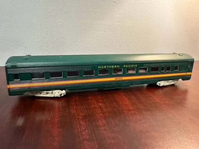 HO Athearn 1816 NORTHERN PACIFIC 72' Coach Passenger Car NP #3150