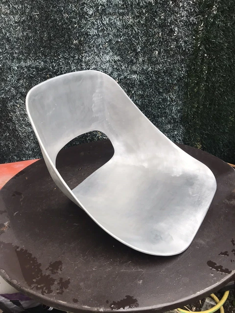 Pierre Guariche chaise modèle tonneau vintage tulipe Métal Coque Vintage