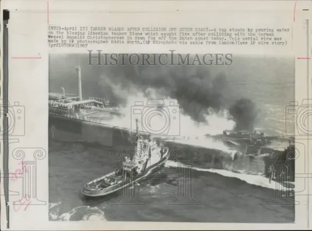 1967 Press Photo Aerial view of fire from tanker collision off the Dutch coast.