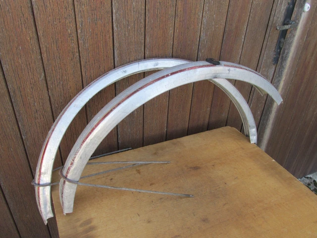 Vélo Ancien Paire Garde Boue CROCODIL NOS 650 Randonneuse old bicycle
