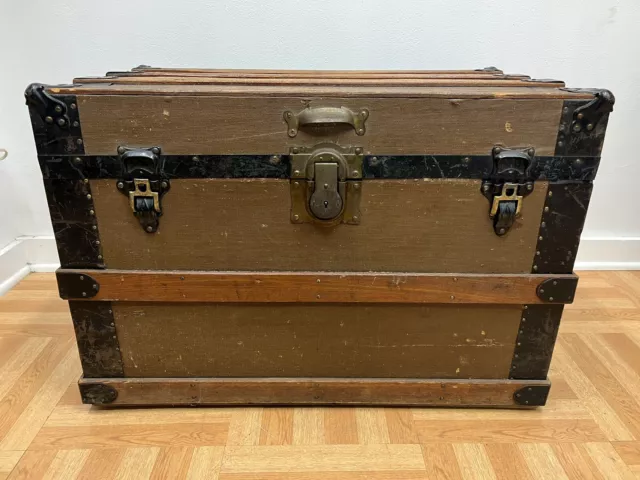 Vintage 1917 William Bal WW1 chest, travel trunk foot locker