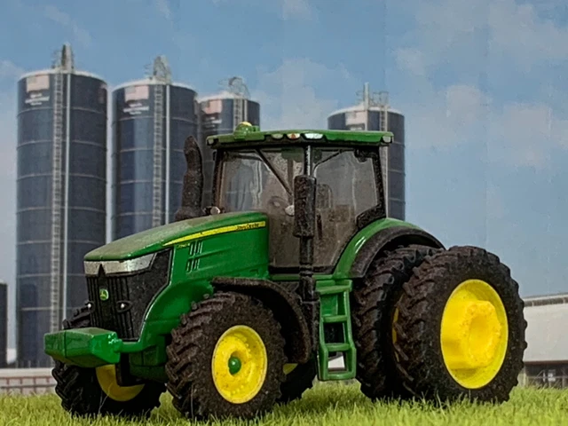 1/64 Ertl John Deere 7290R Mfd Tractor W/ Rear Duals  2015 Farm Show Dusty Versi