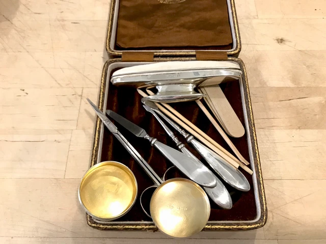 Antique Goldsmiths & Silversmiths HM 1930 silver Manicure Travel set Boxed