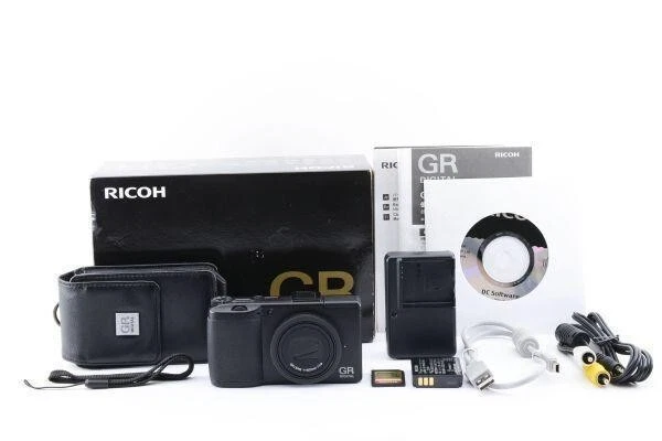 RICOH GR Digital III Black Digital Camera 10MP 1/1.7" CCD Screen Size 3 F1.9
