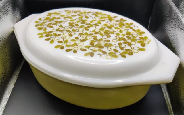 VINTAGE PYREX 2.5 QUART CASSEROLE Dish With Lid #045 Verde Olive Green